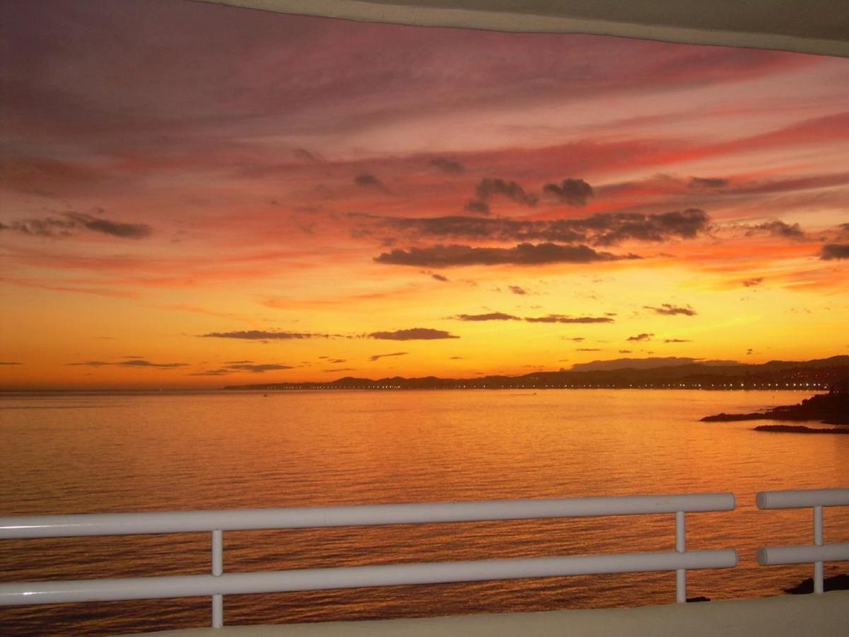 Holidays2Benalmadena Torrequebrada Sea View Front Beach With Pool Parking & Terraces Eksteriør bilde