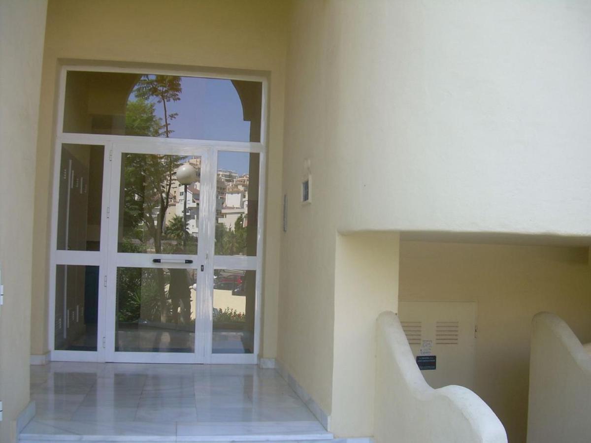Holidays2Benalmadena Torrequebrada Sea View Front Beach With Pool Parking & Terraces Eksteriør bilde